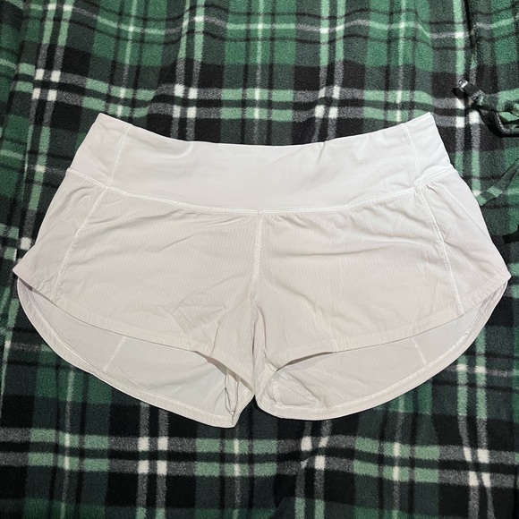 Lululemon Speed Up 2.5” Shorts - Picture 1 of 3